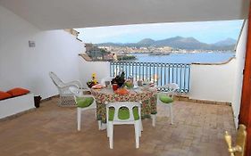 BELVEDERE casa indipendente vista mare nel centro storico di Gaeta